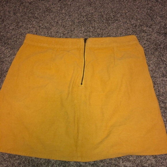 Skirt - Picture 3 of 4